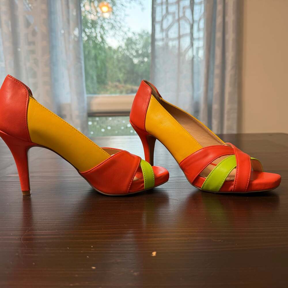 Adrienne‎ Vittadini Yellow & Orange Classic Elegant Heels - Picture 6 of 8